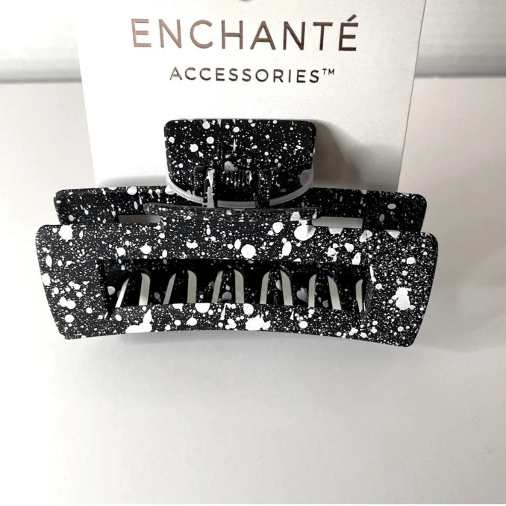 4/$20 Enchanté Accessories Hair Clamp – Black & White Speckle
